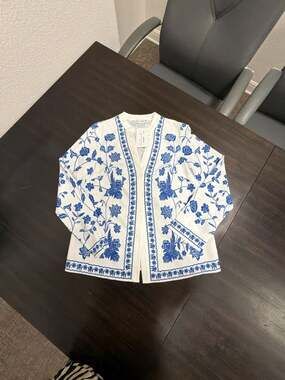 Elings Floral Print Notched Collar Button Down Blouse